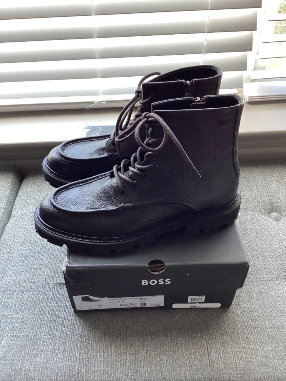 Boss 10 dark
